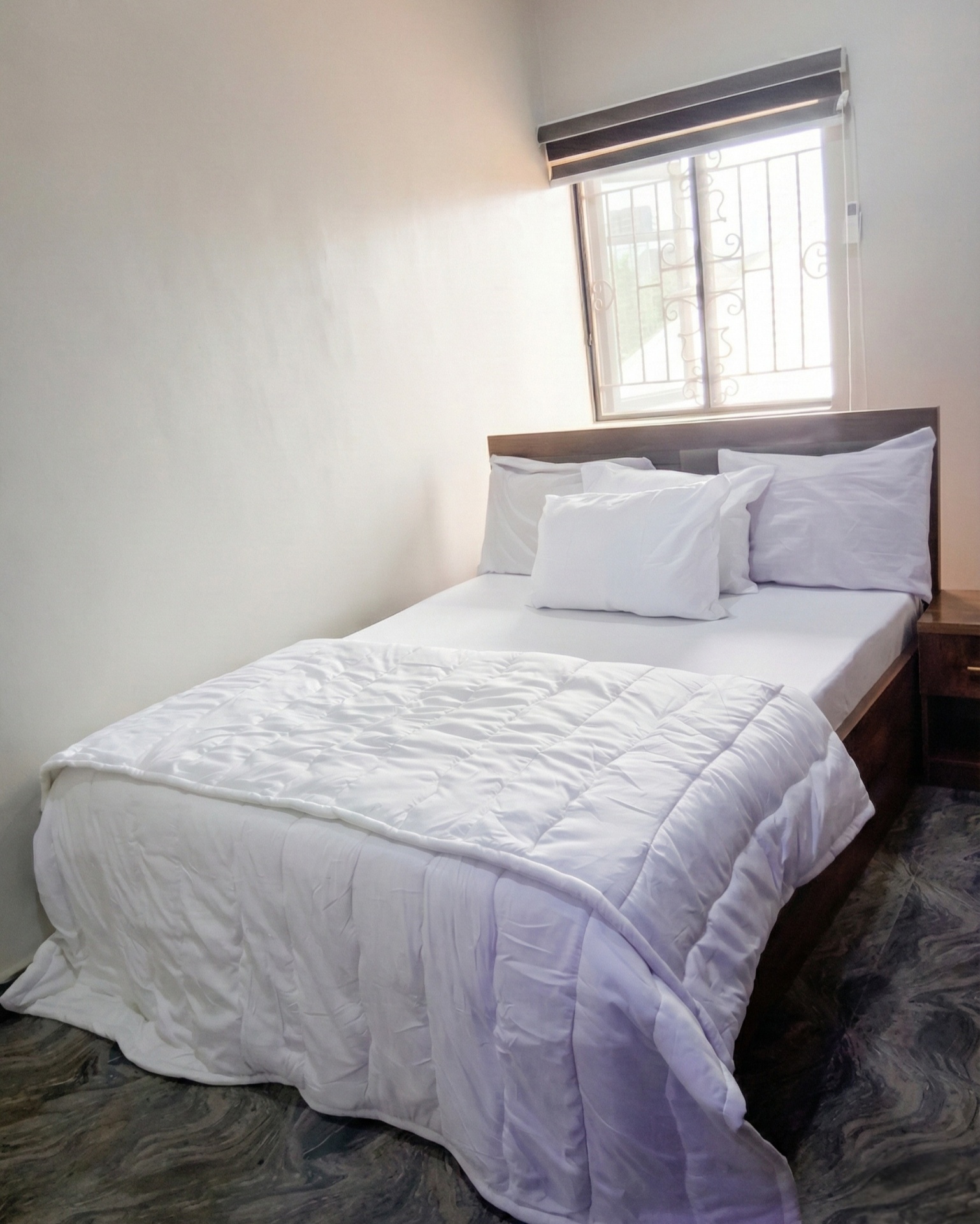 J-D Suites Room
